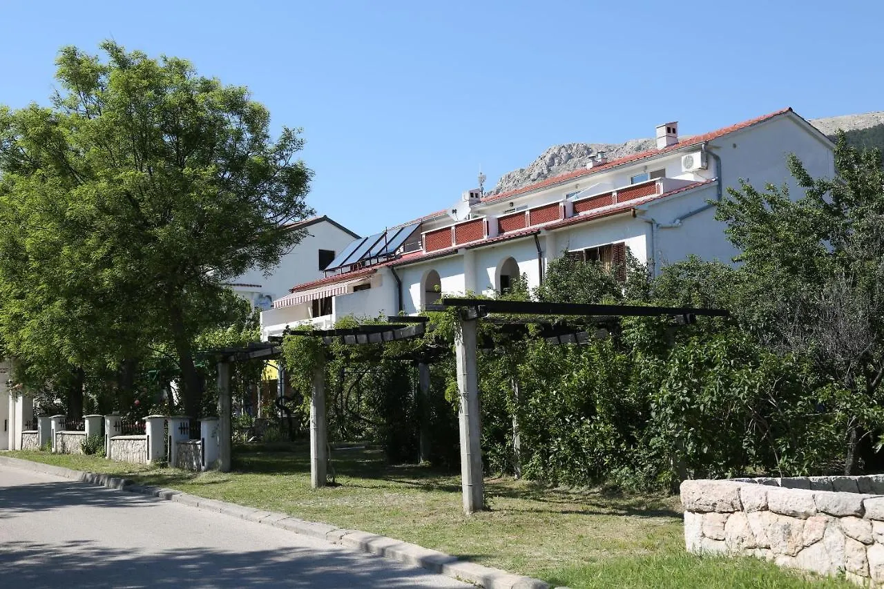 Apartments Fam Tomasic Baska  Croatia