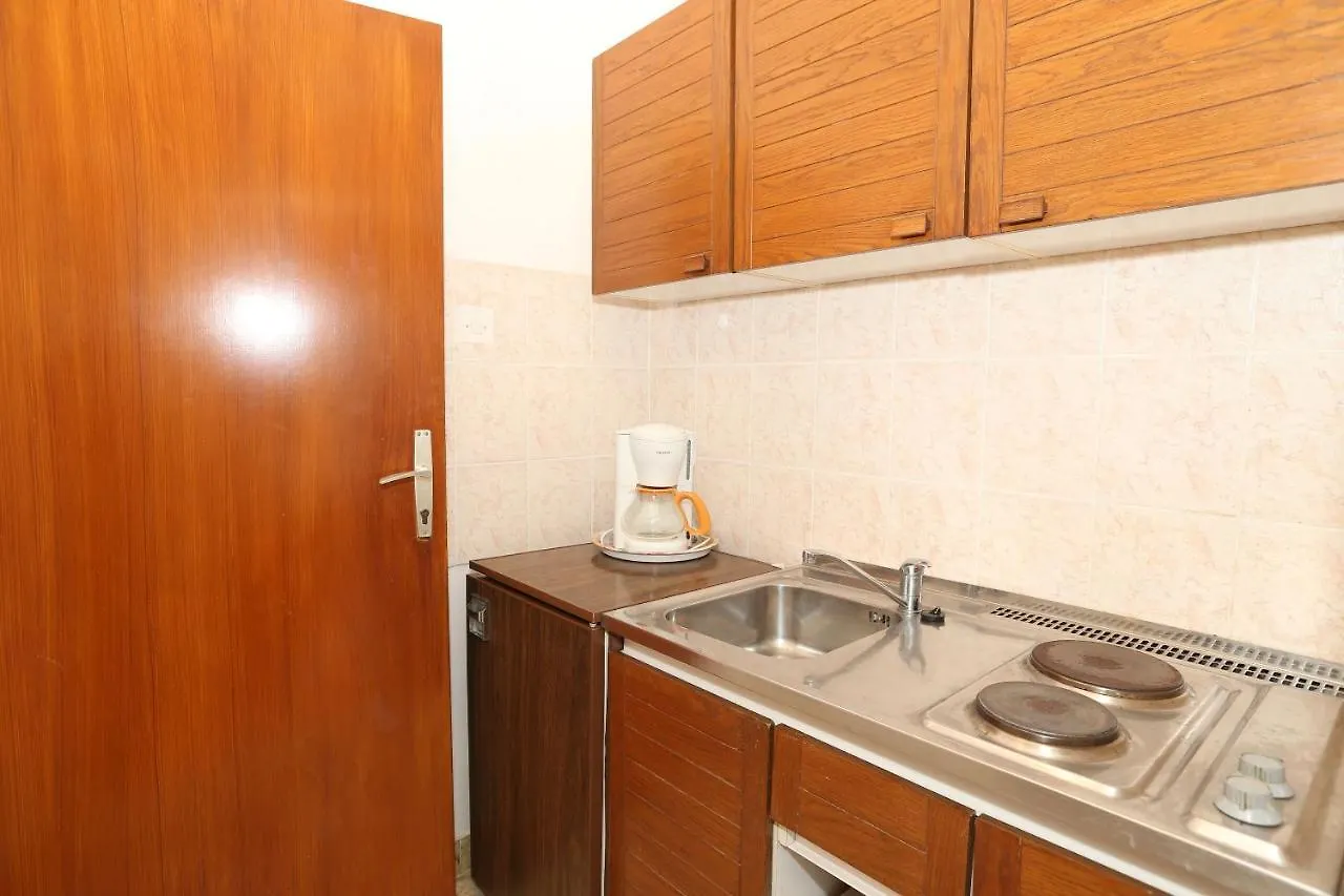 Apartments Fam Tomasic Baska