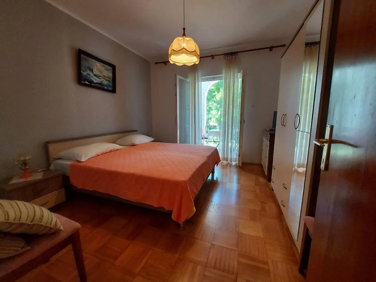 Apartments Fam Tomasic Baska  Croatia