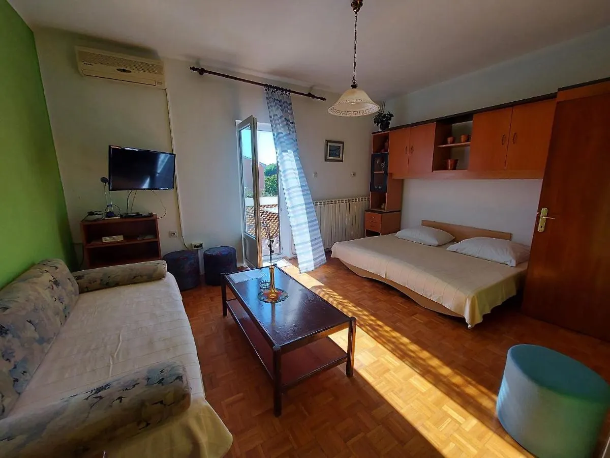 Apartments Fam Tomasic Baska  Croatia
