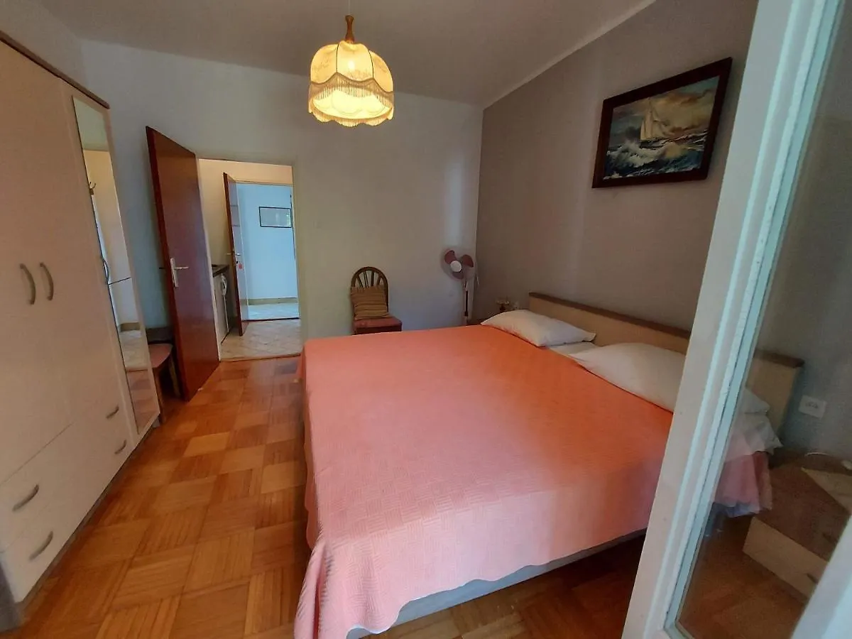 Apartments Fam Tomasic Baska  Croatia