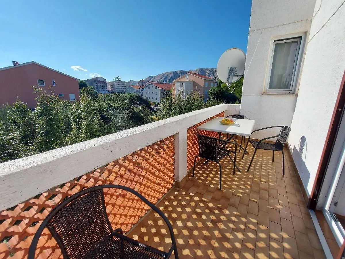Apartments Fam Tomasic Baska   Baska (Krk)